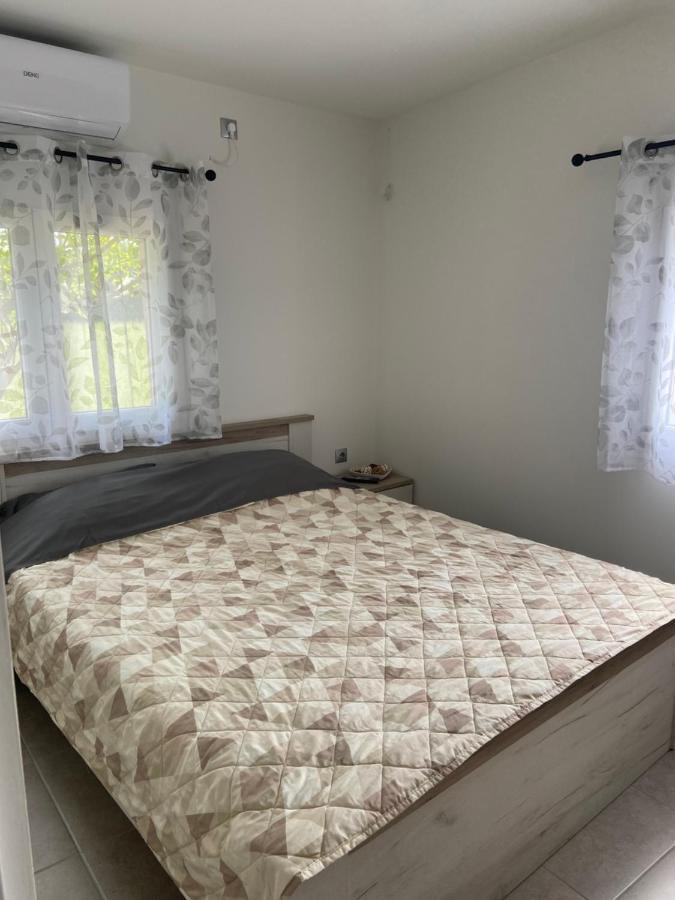 M & F House Villa โอโรโปส ภายนอก รูปภาพ